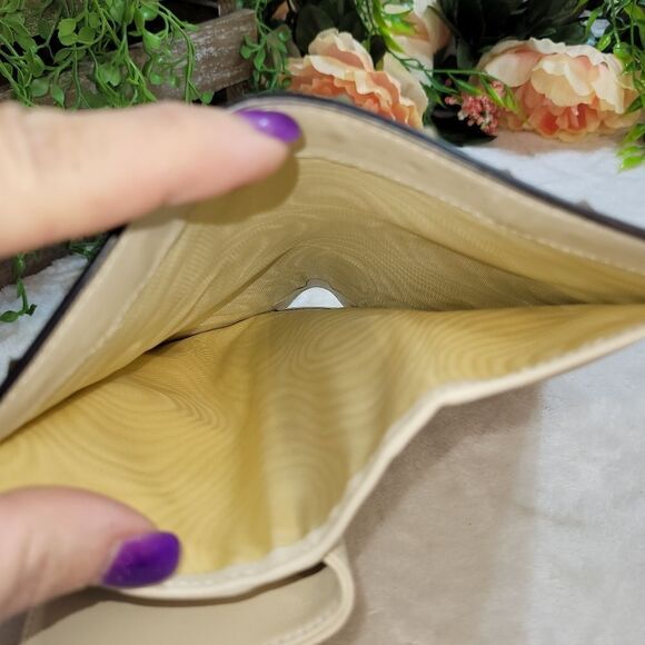 Authentic Valentino Garavani Leather Studded Wallet EUC GORGEOUS - Picture 12 of 17